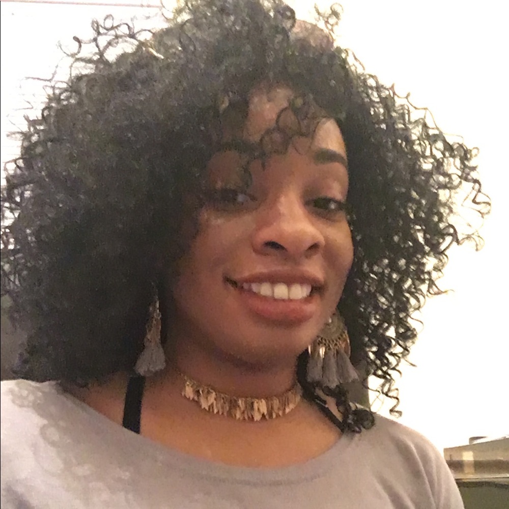 Meet your Posher, Phylicia